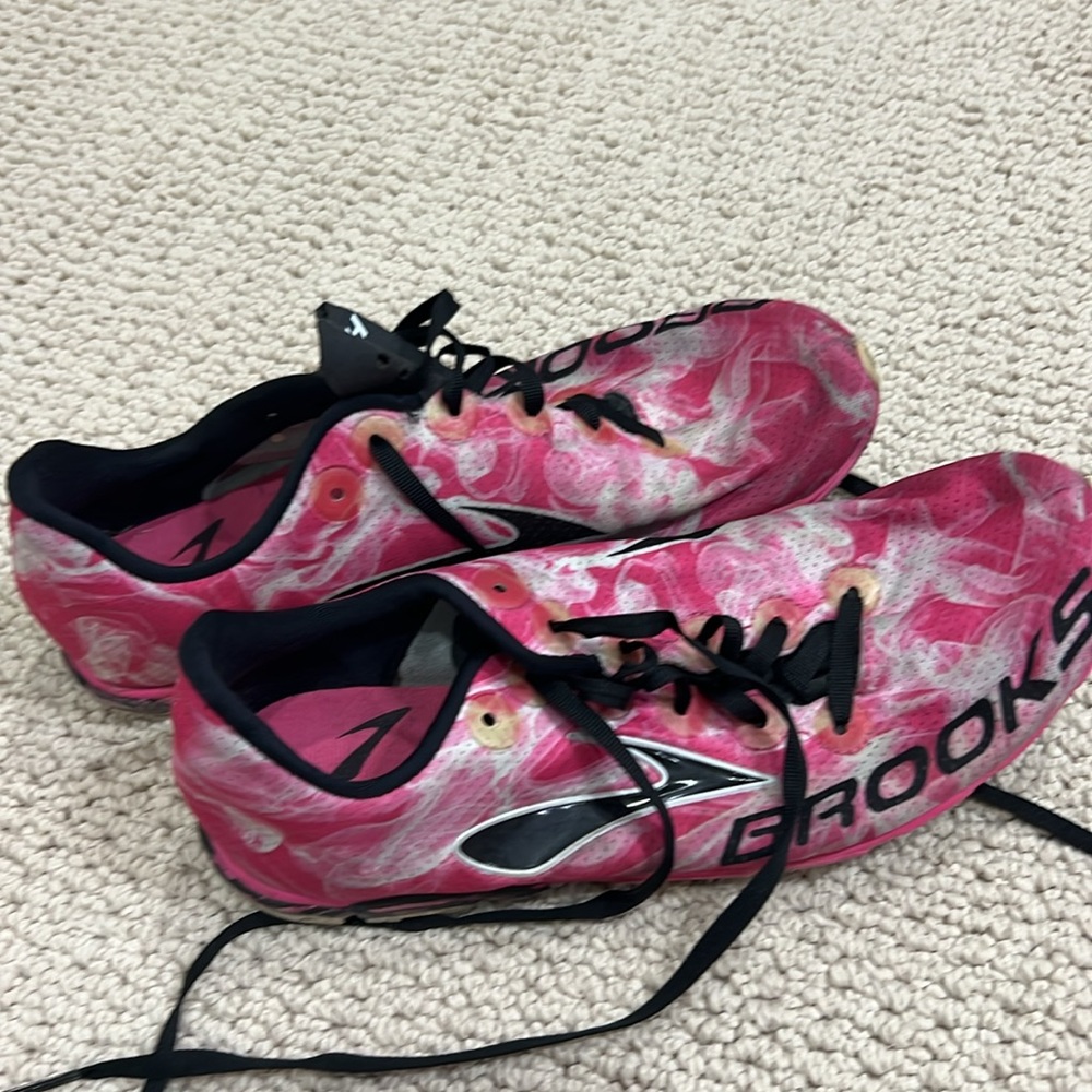 Brooks Mach 15 Spikeless Track shoes size 7 Pink/white/black - Picture 2 of 5